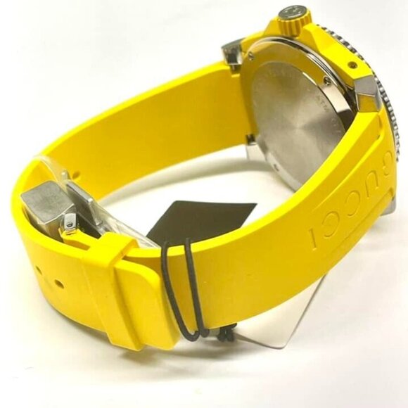 Gucci Dive NEW Swiss Made Yellow Rubber 40mm Watch, Sapphire Crystal YA136319 - Picture 7 of 7